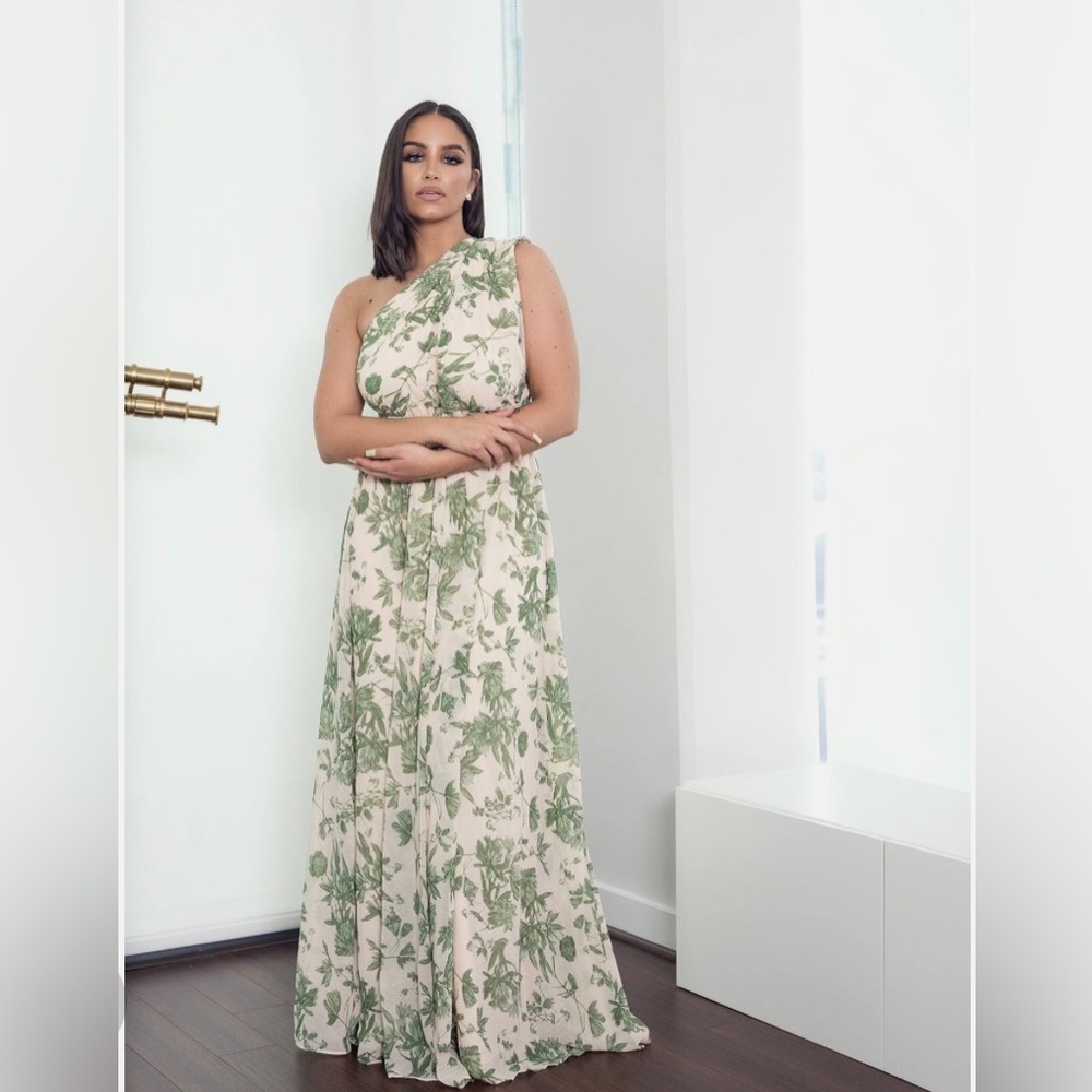 Aakaa Lulus Dress Changeable Small